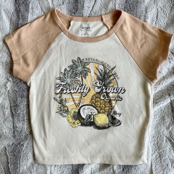Super cute Roxy pineapple palm tree coconut cropped baseball tee - Picture 2 of 5